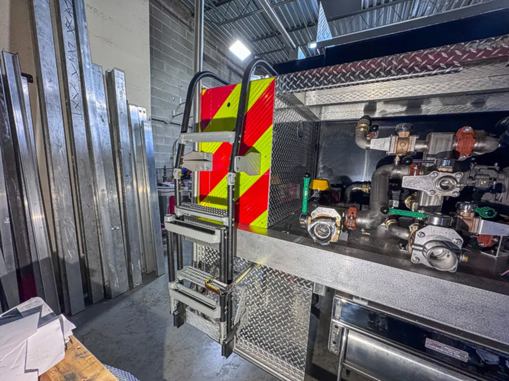 Top deck grate and rail detail in shop, photo 117 of 303.